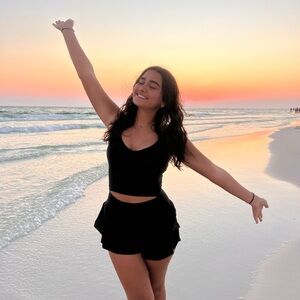 aerie flowy crossover black shorts